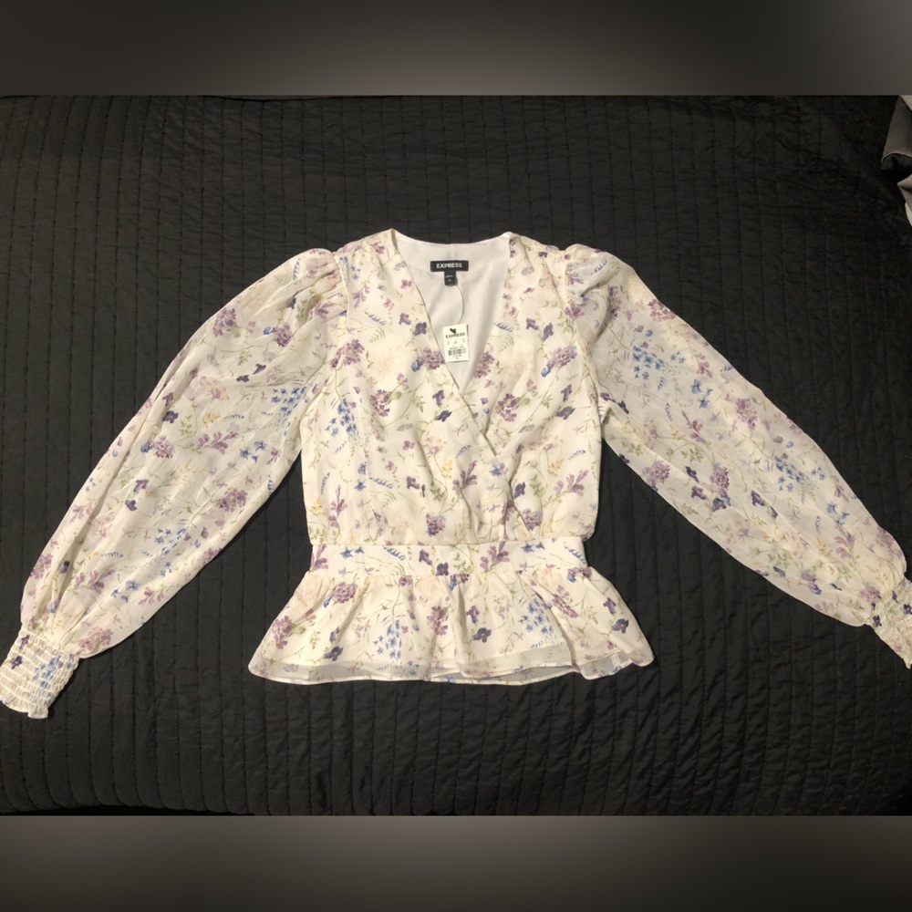 Floral Top - Picture 2 of 7